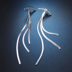 Brinco Longo para Festa Fios, Brinco Longo Evelyn. - Clube das Coisas - Tudo para Você ficar mais Linda e Sexy