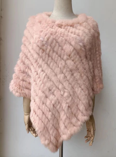 Poncho Rihanna Elegante de Pele de Coelho Xale. - Clube das Coisas - Tudo para Você ficar mais Linda e Sexy