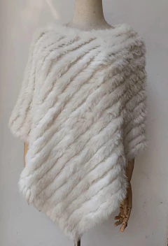 Imagem do Poncho Rihanna Elegante de Pele de Coelho Xale.