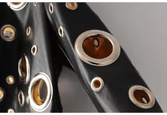 Jaqueta de couro com ilhós Diya. - Clube das Coisas - Tudo para Você ficar mais Linda e Sexy