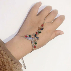 Imagem do Pulseira com Anel Junto Estilo Jade O Clone com Pedras de Zircônia.