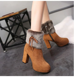 Bota cano curto com pelo Salto Alto Quadrado de luxo Ankle. - loja online