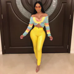 Calça Mary, Calça de couro sintético sexy, Calça de couro PU sensual.