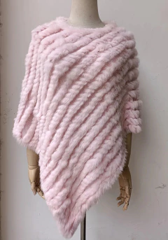 Poncho Rihanna Elegante de Pele de Coelho Xale. - comprar online