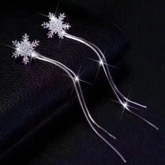 Imagem do Brinco Longo para Festa Neve, Brinco Longo Ruth.