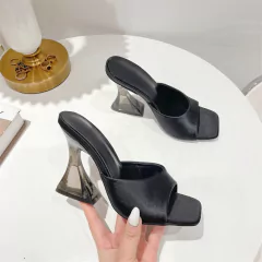 Sandália Dalila, Sandália de salto alto transparente, Sandália com salto quadrado, Sandália e Rasteirinhas. - comprar online