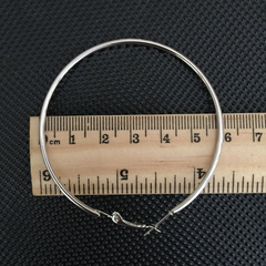Brinco de Argola Grande Dourada Briana. - comprar online