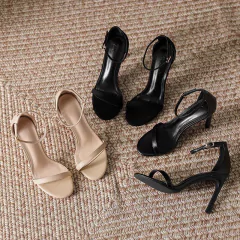 Sandália de dedo com Fivela de salto elegante Emily - Clube das Coisas - Tudo para Você ficar mais Linda e Sexy