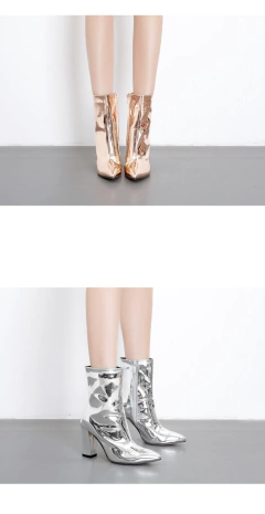 Bota Estilo Couro metalizado Salto alto Quadrado Ashiley. na internet