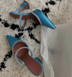 Sandália de salto alto com detalhe em strass Isa. - Clube das Coisas - Tudo para Você ficar mais Linda e Sexy
