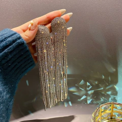 Brinco Longo de Strass para Festa, Brinco Estilo Jade Picon com Cascata Victoria. - loja online