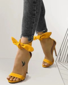 Sandália de Salto Alto de Camurça, Sandália Novo Designer com lacinho. na internet