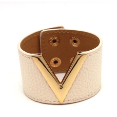 Pulseira de Couro com Dourado Para Mulher, Pulseira Larga Estilo Punk. - comprar online