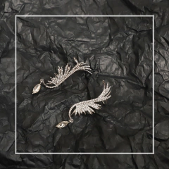 Brinco Estilo Piercing Asas de Anjo em Strass Elegante Faith. - comprar online