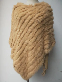 Poncho Rihanna Elegante de Pele de Coelho Xale. - Clube das Coisas - Tudo para Você ficar mais Linda e Sexy