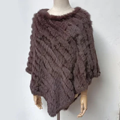 Poncho Rihanna Elegante de Pele de Coelho Xale. - Clube das Coisas - Tudo para Você ficar mais Linda e Sexy