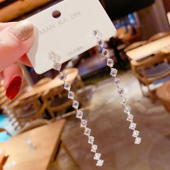 Brinco de Argolinha de Strass, Brinco de Strass Maggie - loja online