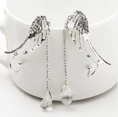 Brinco de Asas de Anjo com Cristal na Ponta Paige.