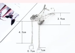 Brinco de Asas de Anjo com Cristal na Ponta Paige. - Clube das Coisas - Tudo para Você ficar mais Linda e Sexy