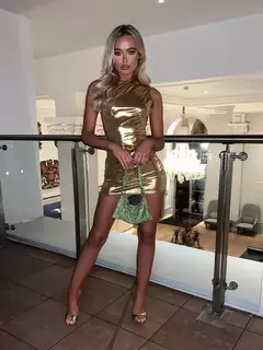Vestido Curto Metalizado Sexy um Ombro Anna - Clube das Coisas - Tudo para Você ficar mais Linda e Sexy