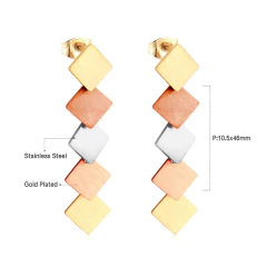 Brinco com Fios Longos elegantes.