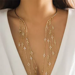 Colar Sexy com Penduricalhos Carinna