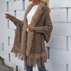 Casaco Poncho Super Elegante Estampa de Leopardo Emily. - Clube das Coisas - Tudo para Você ficar mais Linda e Sexy