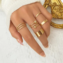 Conjunto de Anéis Dourado Bya, Super Tendência, Kit de Anéis Blogueirinhas. - Clube das Coisas - Tudo para Você ficar mais Linda e Sexy