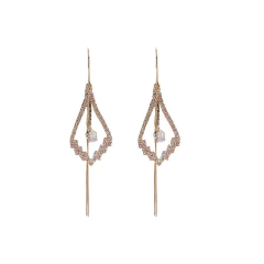 Brinco de Strass com Fio Dourado, Brinco de Strass Angel. na internet