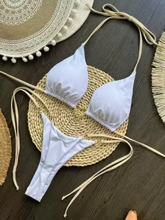 Biquíni Elegante com Argolinhas em Formato de Coração Elizabeth - Clube das Coisas - Tudo para Você ficar mais Linda e Sexy