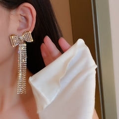 Brinco com laço e franja de Strass Mia. - comprar online