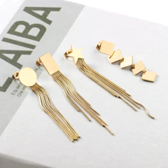 Imagem do Brinco com Fios Longos elegantes.