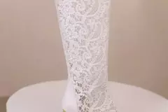 Bota Feminina Fashion salto quadrado com detalhes em Renda Ada na internet