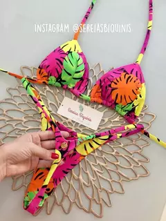 Biquíni elegante estampado com alça trançada Sophia na internet