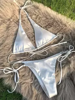 Imagem do Biquini Metalizado Brilhante Sexy Emmily