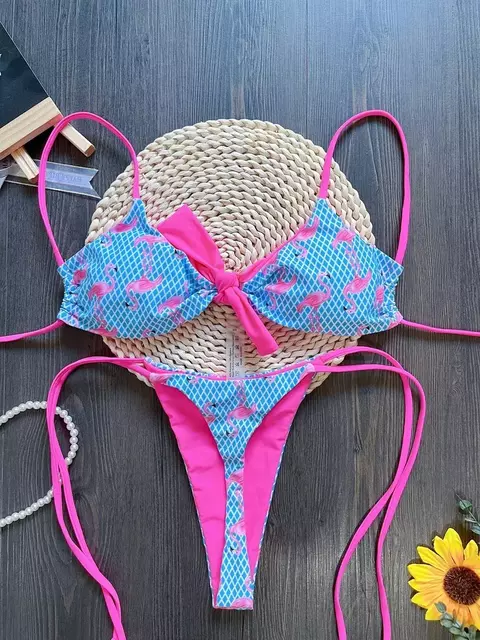 Biquíni com estampa de flamengos e detalhe em lacinho no sutiã - comprar online