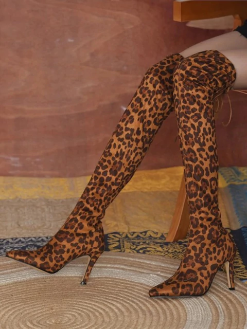 Bota Feminina Cano Longo de Camurça, Bota Linda e Sensual de Tecido Cano Longo.