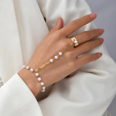 Pulseira com Anel Estilo Jade O Clone Pulseira de Mão Pérola. - comprar online