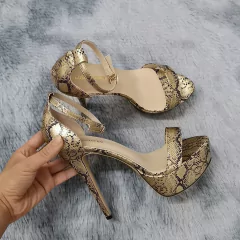 Sandália de Plataforma Dedos abertos de Salto Alto Fecho de Fivela Madison - loja online