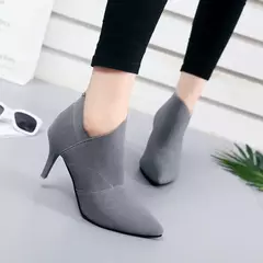 Imagem do Bota Feminina Cano Curto Elegante com Fenda no Tornozelo Jessy.
