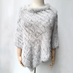 Poncho Rihanna Elegante de Pele de Coelho Xale. - comprar online