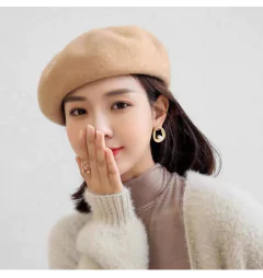 Touca Boina feminina de lã Livya.