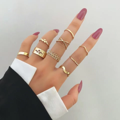 Imagem do Conjunto de Anéis Dourado Brenda, Super Tendência, Kit de Anéis Blogueirinhas.