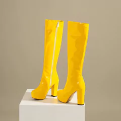 Bota Elizabeth altura do joelho salto plataforma quadrado alto.