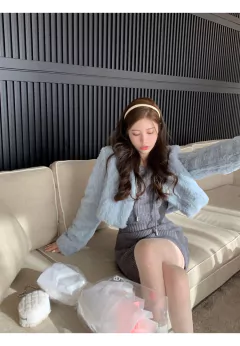 Imagem do Casaco Penélope de Pele de Cordeiro Peludo Chic.