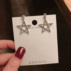 Brinco de Estrela com Strass Destiny.