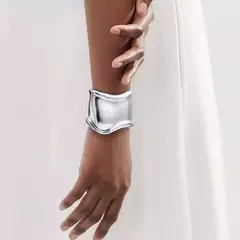 Pulseira de Luxo Tiffany de Designer Assimétrico Aberta Larga. - Clube das Coisas - Tudo para Você ficar mais Linda e Sexy