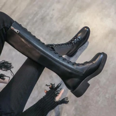 Bota Cano Médio de cadarço com Salto Quadrado Erika. - Clube das Coisas - Tudo para Você ficar mais Linda e Sexy