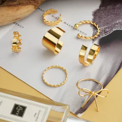 Conjunto de Anéis Dourado Brenda, Super Tendência, Kit de Anéis Blogueirinhas.