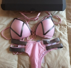 Biquíni Sexy Luxo Dourado Melica na internet